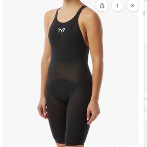 TYR Avictor tech suit size 24